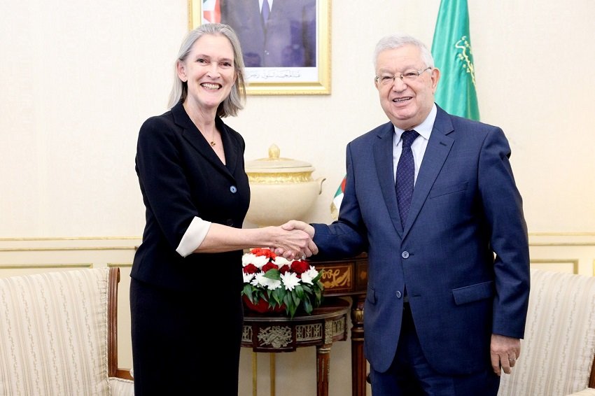 2-1 رئيس مجلس الأمة يستقبل سفيرة هولندا لتعزيز الشراكة الثنائية