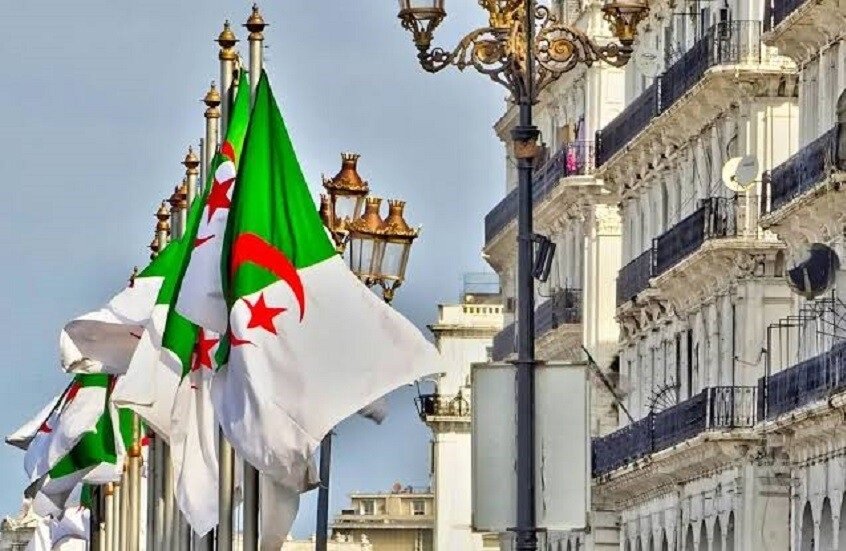 aaa-1 جبهة التحرير الوطني تجدد دعمها لخيار الجزائر السيادي وتضع أمن الساحل في صلب النقاش الوطني