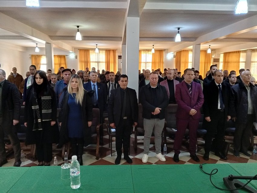 c-3 حزب التجديد الجزائري يجدد الثقة في كمال بن سالم خلال مؤتمره الخامس بزرالدة