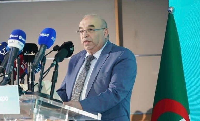 وزير الصناعة الصيدلانية