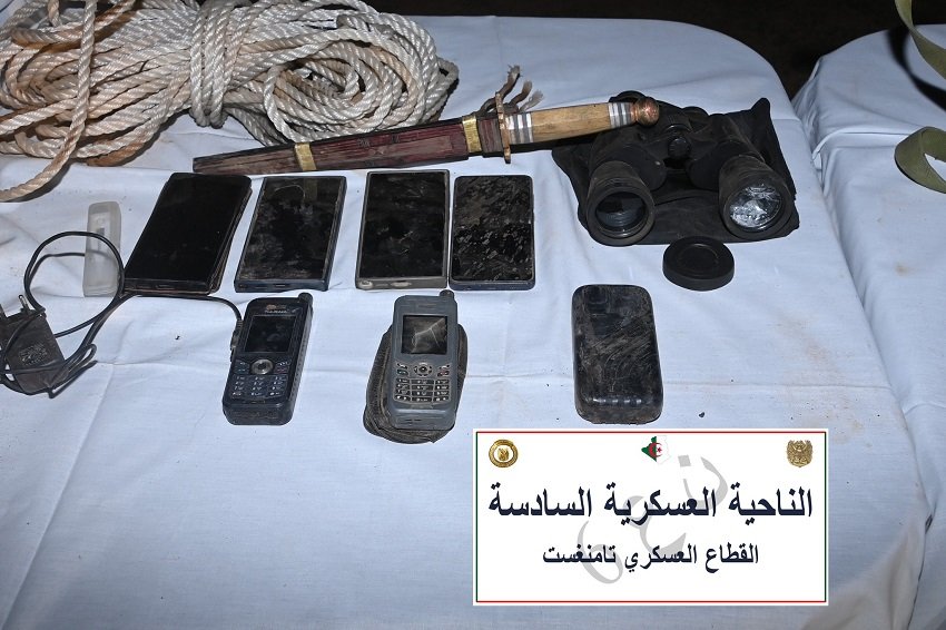 13-3 قوة الجيش الجزائري تحبط عملية تهريب كبيرة وتستولي على كمية ضخمة من المخدرات المسلحة