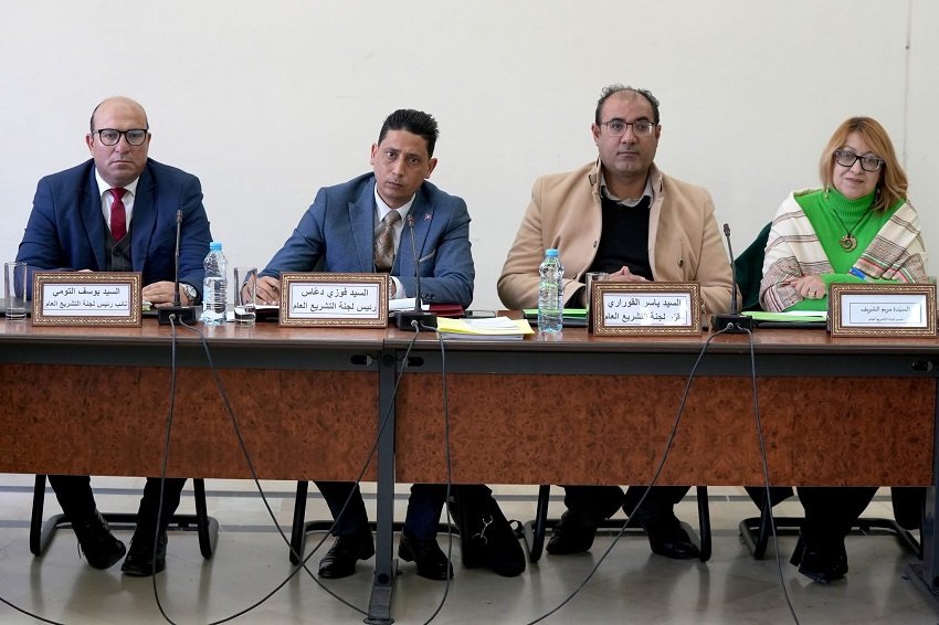 14-7 جدل قانوني في تونس حول المحكمة الدستورية ومرسوم الجرائم الرقمية