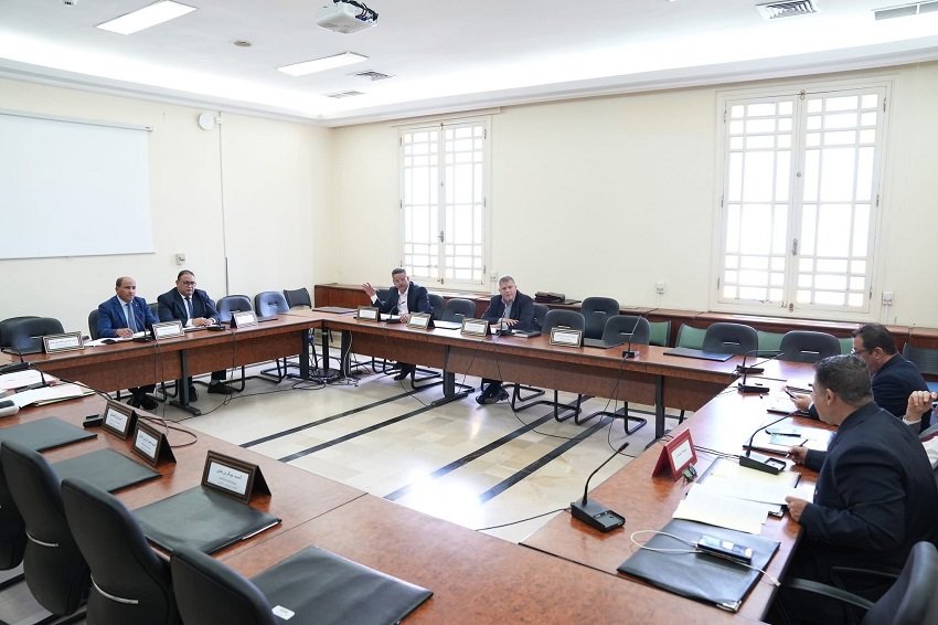 dd-1 مناقشة إصلاحات جديدة لتنظيم السياحة وتطوير الخدمات السياحية