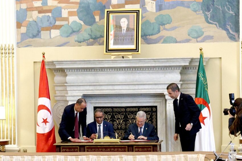 التوقيع-على-بروتوكول-التعاون-البرلماني،-والاعلان-الرسمي-عن-تأسيس-منتدى-التعاون-البرلماني-الجزائري-التونسي-e1774994437153 تنسيق برلماني متقدم بين الجزائر وتونس