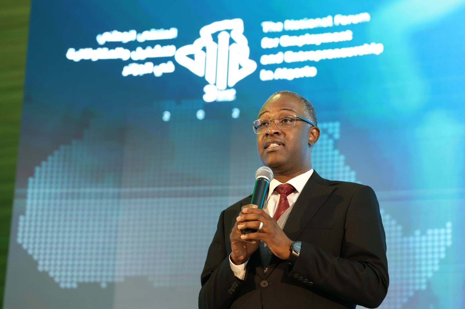 ملتقى التشغيل والمقاولاتية في الجزائر