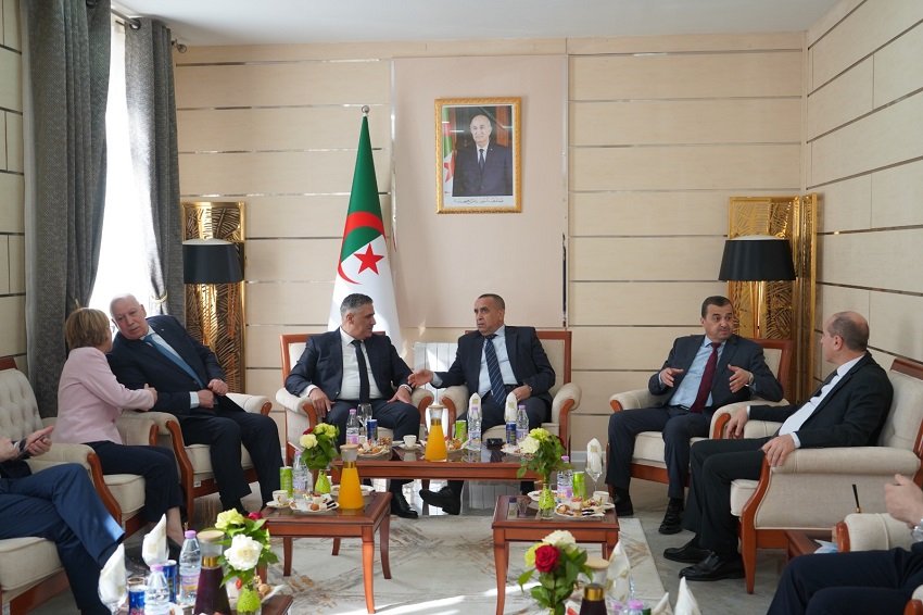 5-14 الجزائر تعزز استراتيجيتها في التحكم في الطاقة