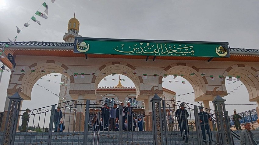 dd-3 وزير الشؤون الدينية يعزز الهياكل الدينية بالمدية