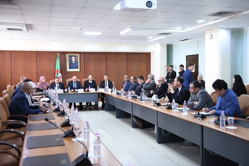 ee قانون جديد يعيد رسم الخريطة الانتخابية في الجزائر