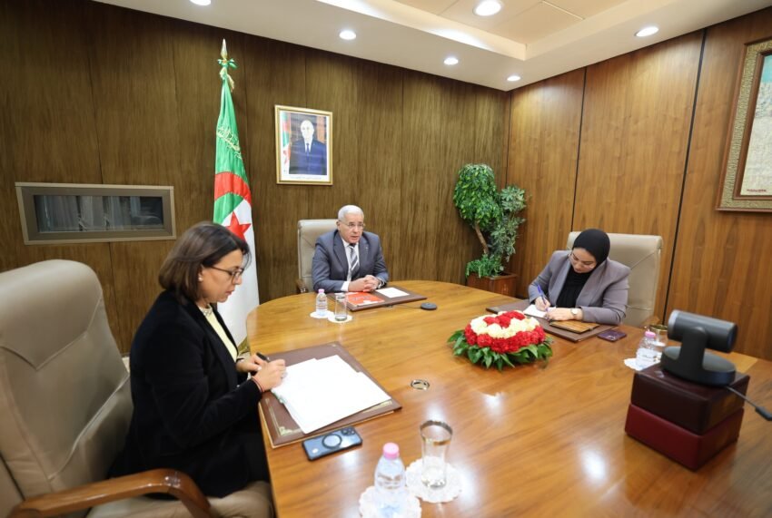 الجزائر وكينيا