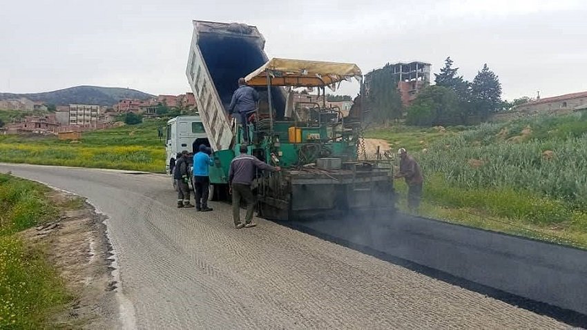 3-10 مشاريع طرق جديدة تعزز التنقل في الجزائر