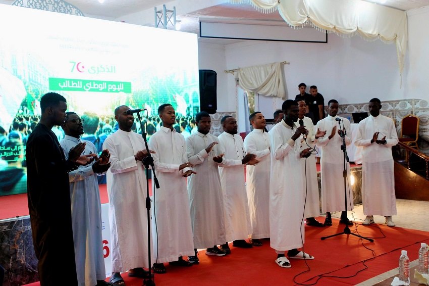 ee-2 وزير الشباب يكرّم الطلبة ويعلن تطوير معهد تكوين الإطارات