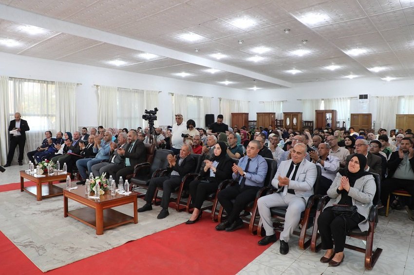 eee-1 وزير الشباب يكرّم الطلبة ويعلن تطوير معهد تكوين الإطارات