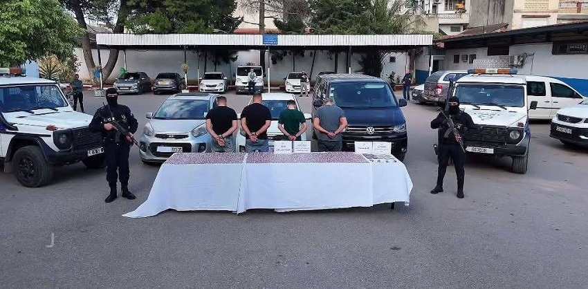 jj تفكيك شبكة إجرامية بالجزائر وضبط نحو 6000 كبسولة مخدرات بالعاصمة