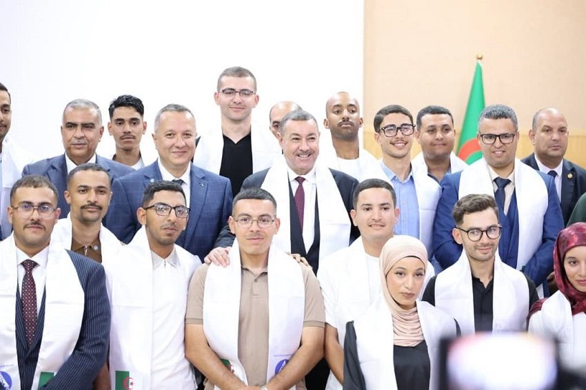 10-4 تخرج دفعة جديدة من مراقبي الحركة الجوية يعزز كفاءة الملاحة بالجزائر