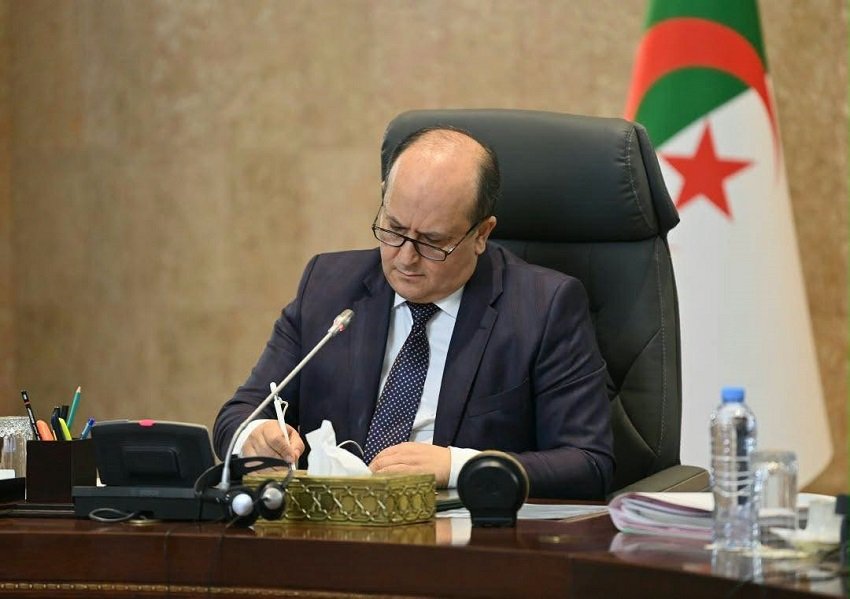 1-8 اجتماع الحكومة الجزائرية.. ملفات استراتيجية على طاولة سيفي غريب