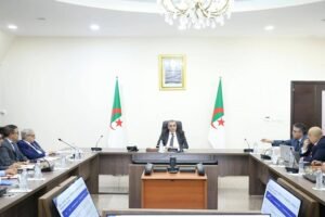 خط السكة الحديدية