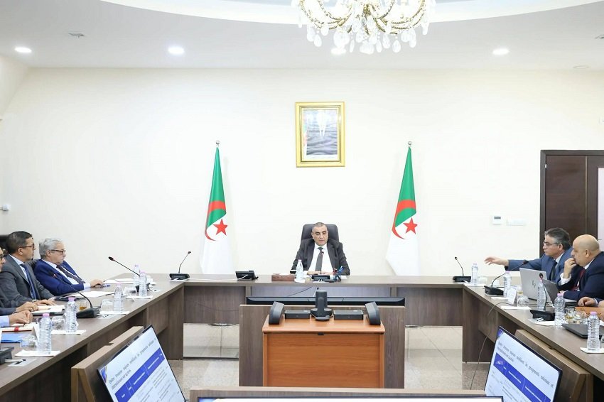 خط السكة الحديدية