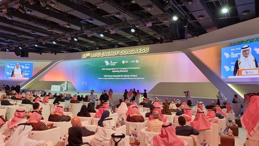 التكامل الكهربائي العربي